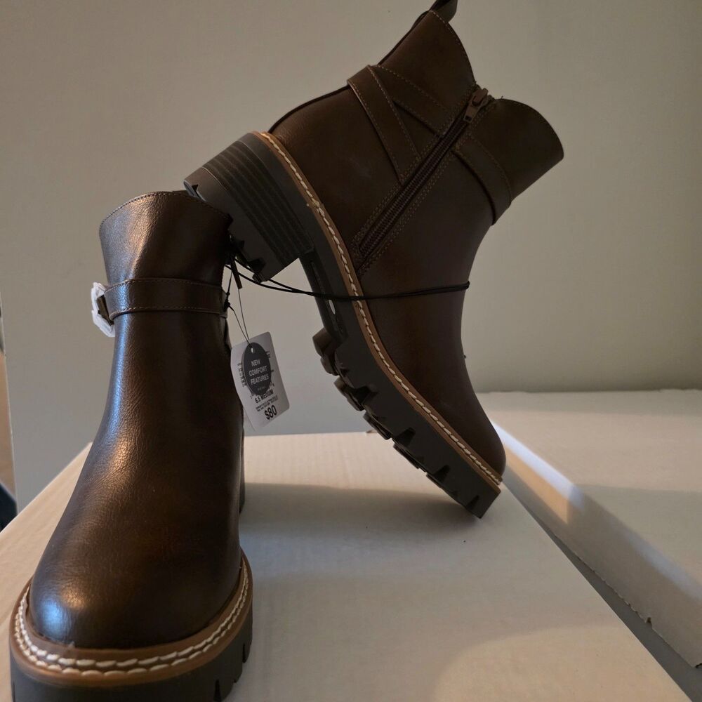NWT Brown St.John's Bay Memory Foam Ankle Booties | Women's Size 6